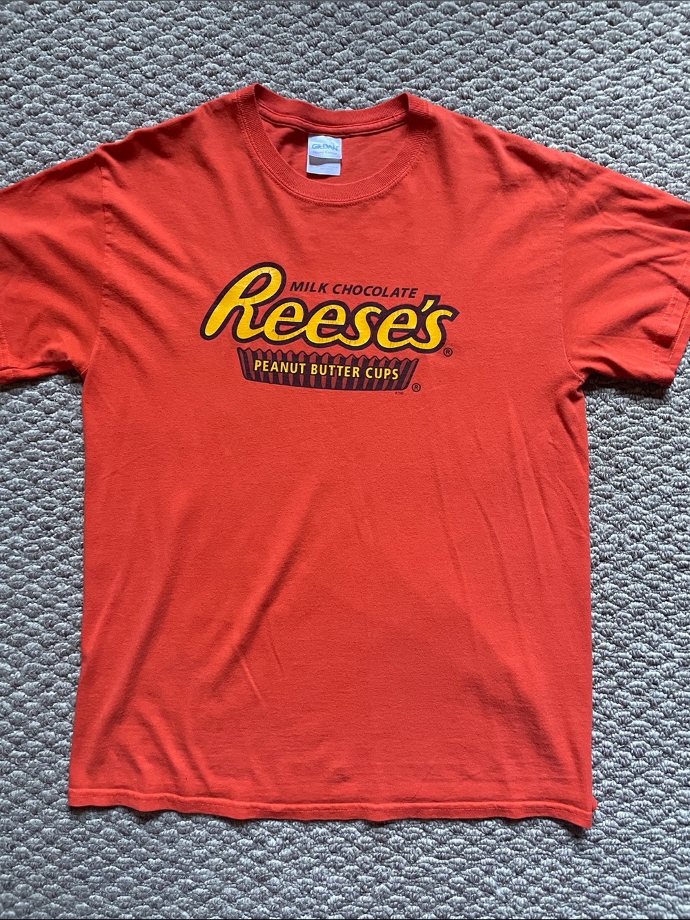 Y2K Reese’s peanut butter cups t shirt